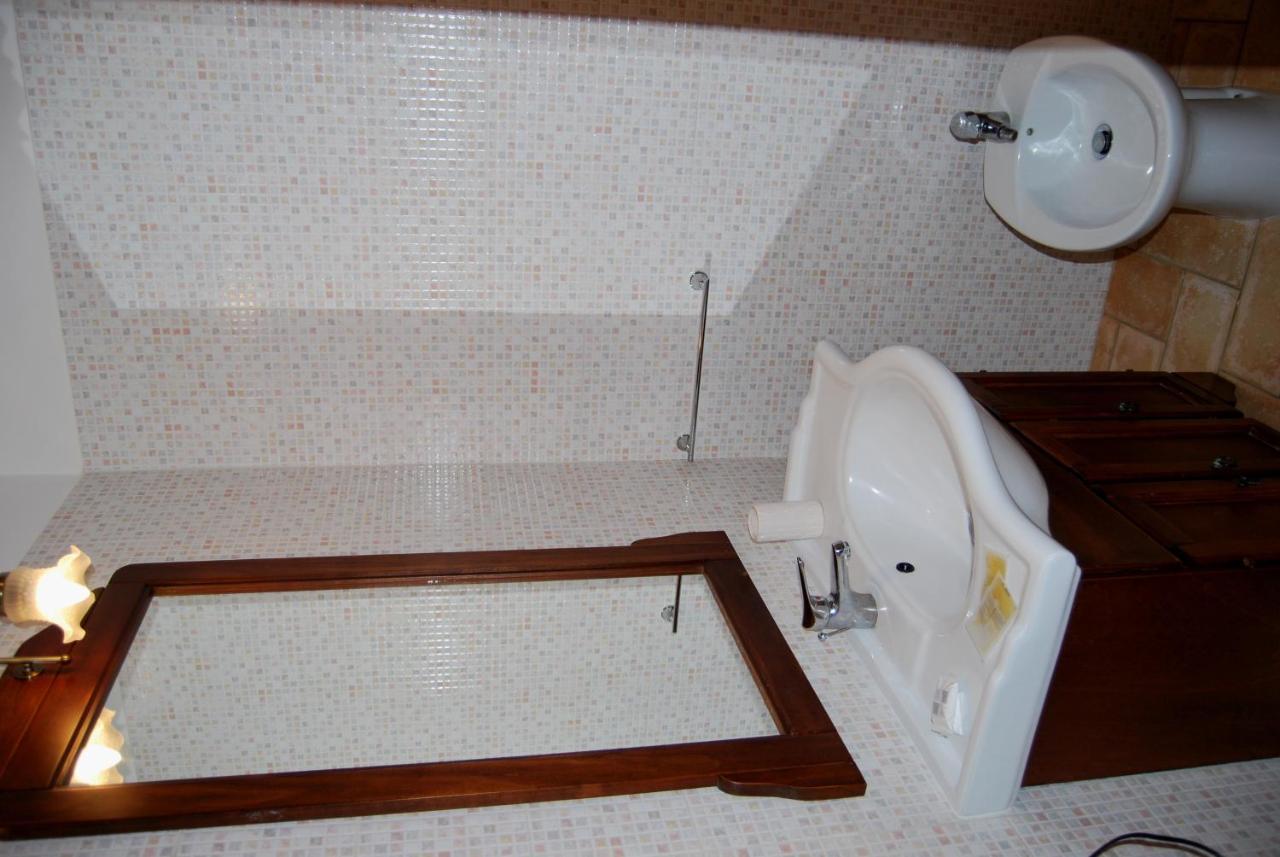Le Terre Di Bac Bed and Breakfast Borgo Montenero Εξωτερικό φωτογραφία